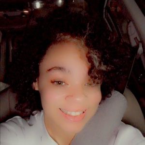 Meet your Posher, Ebonie